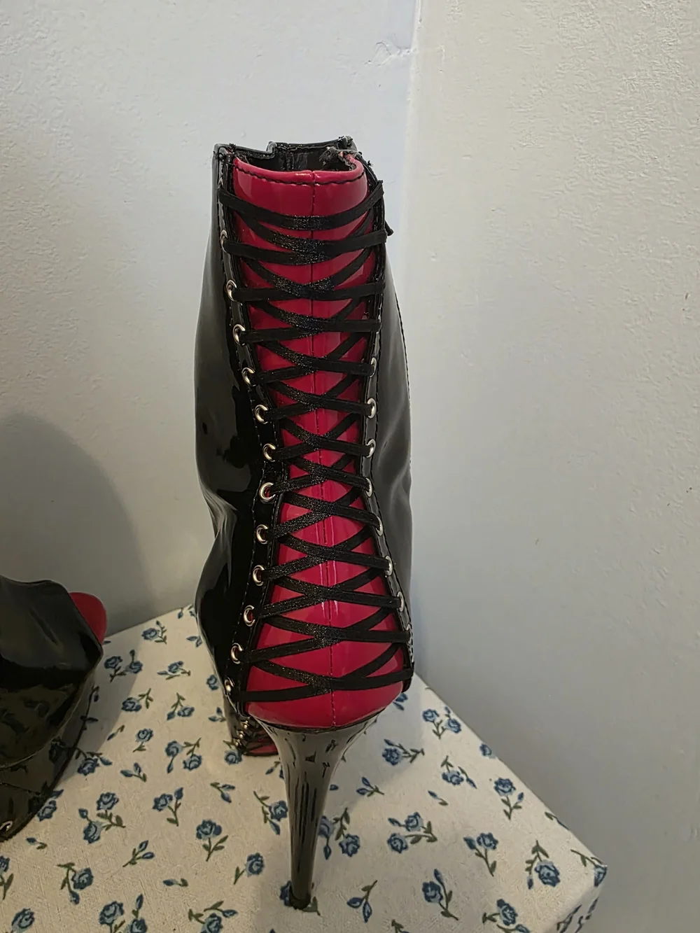 Pleaser women black